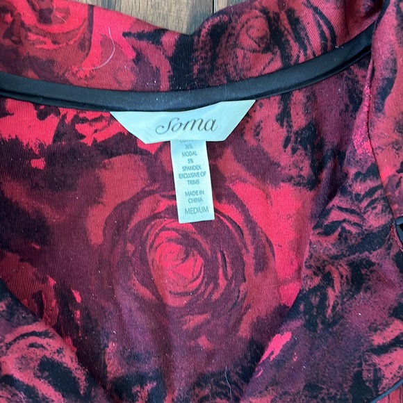 Nwot SOMA red/black floral long sleeve pajamas. Size M - Picture 2 of 4